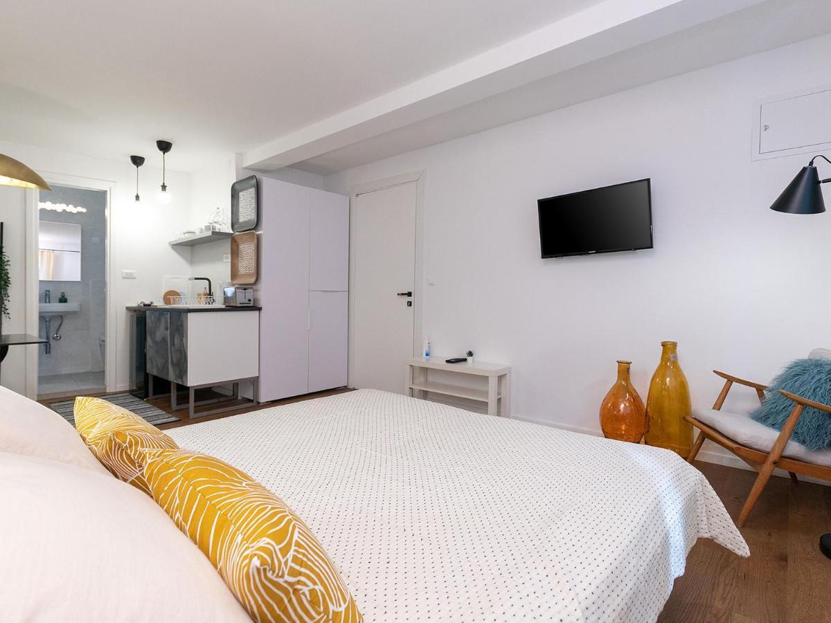 Stylish Studio Apartment By Irundo Rovinj Exterior foto